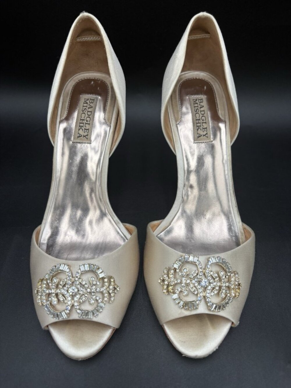 Women's Shoes Formal High Heel Badgley Mischka White Satin Wedding Peep Toe GUC - Picture 2 of 14